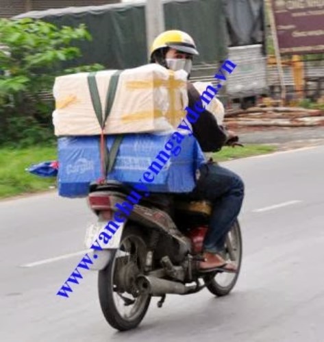 Giao hàng nhanh bằng xe máy